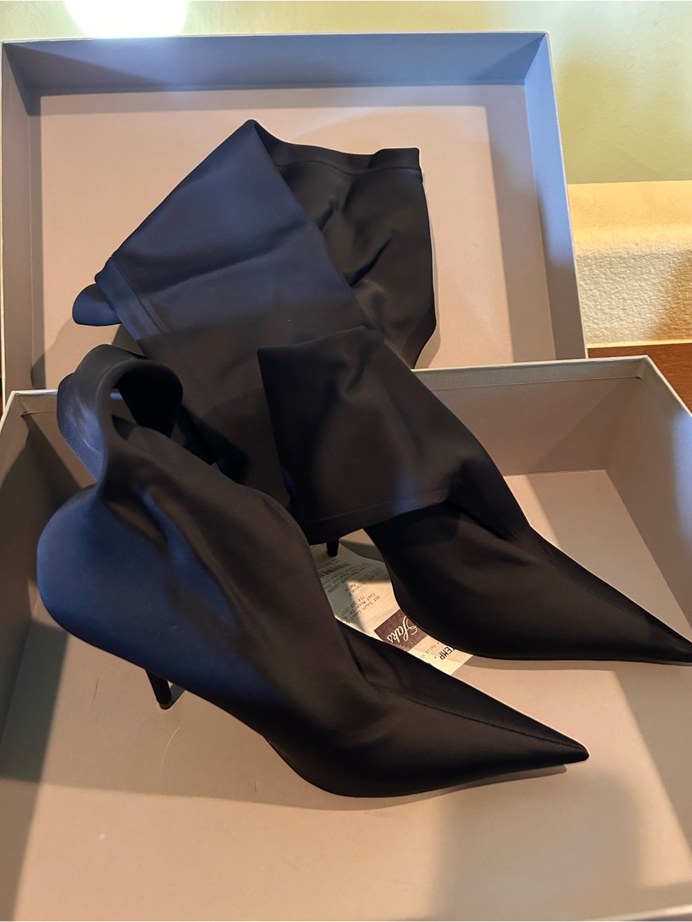 Balenciaga Black Pointed Leather Pump - Picture 6 of 9